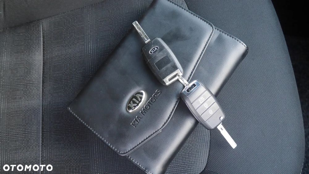 Kia Sportage 1.7 CRDI 2WD Dream-Team Edition - 33