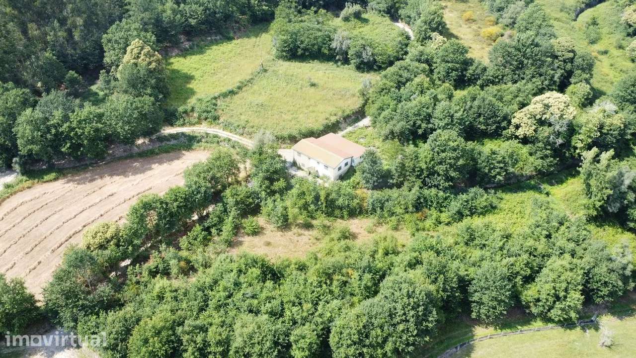 Moradia T4 com 3.600 m² de terreno em Valbom São Pedro, Vila Verde - Grande imagem: 5/29