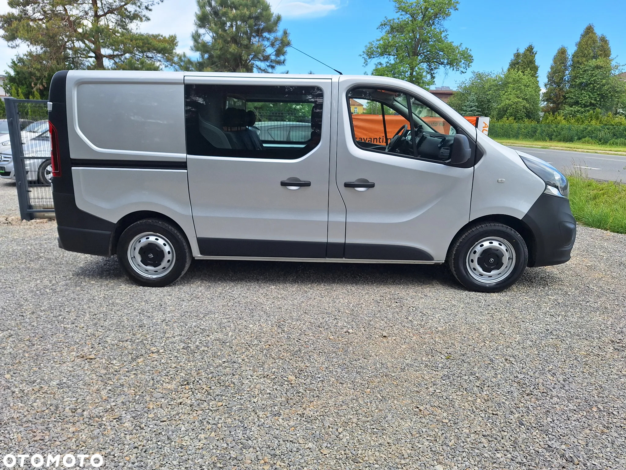 Opel Vivaro - 2