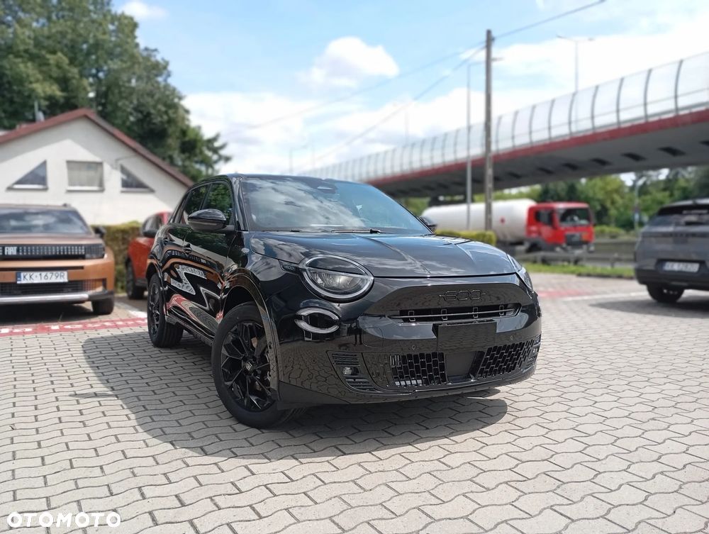 Fiat 600 1.2 Turbo Sport eDCT - 2