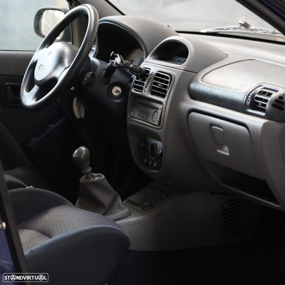 Renault Clio - 11