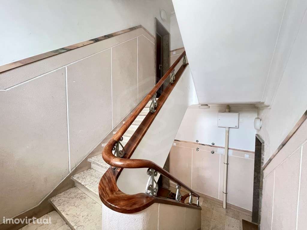 T4 para arrendar com garagem em Alvalade, localização privilegiada - Grande imagem: 5/21