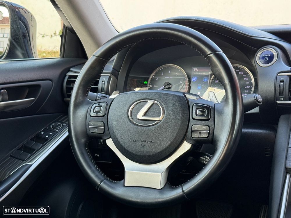 Lexus IS 300H Executive+ - 17