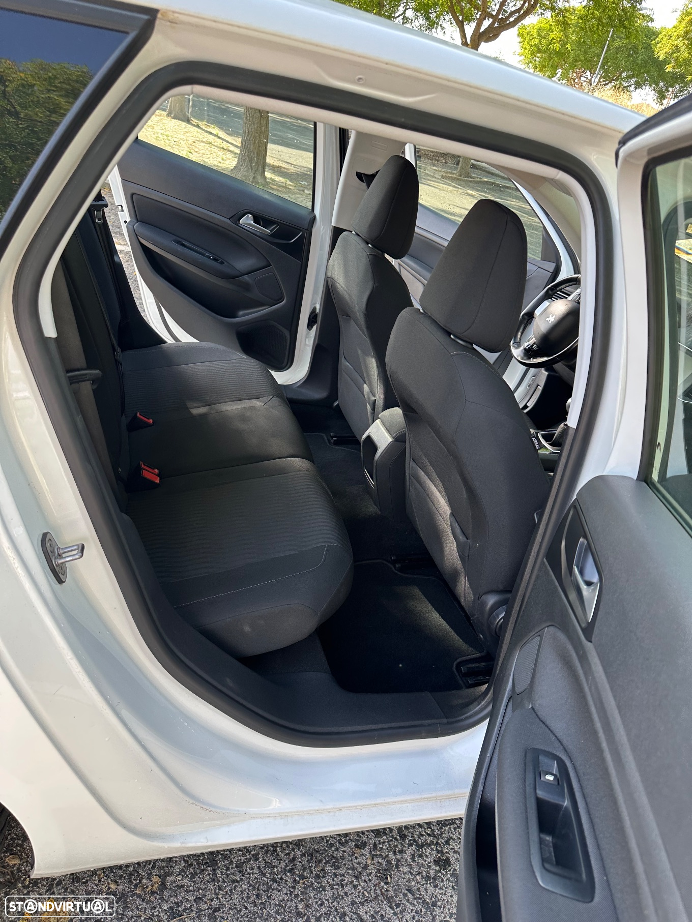 Peugeot 308 SW 1.6 BlueHDi Active - 27