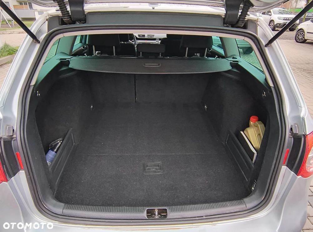 Volkswagen Passat 1.9 TDI DPF Comfortline - 16