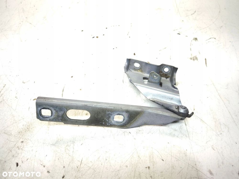 ZAWIAS MASKI PRAWY AUDI A5 8T 8T0823302E - 2