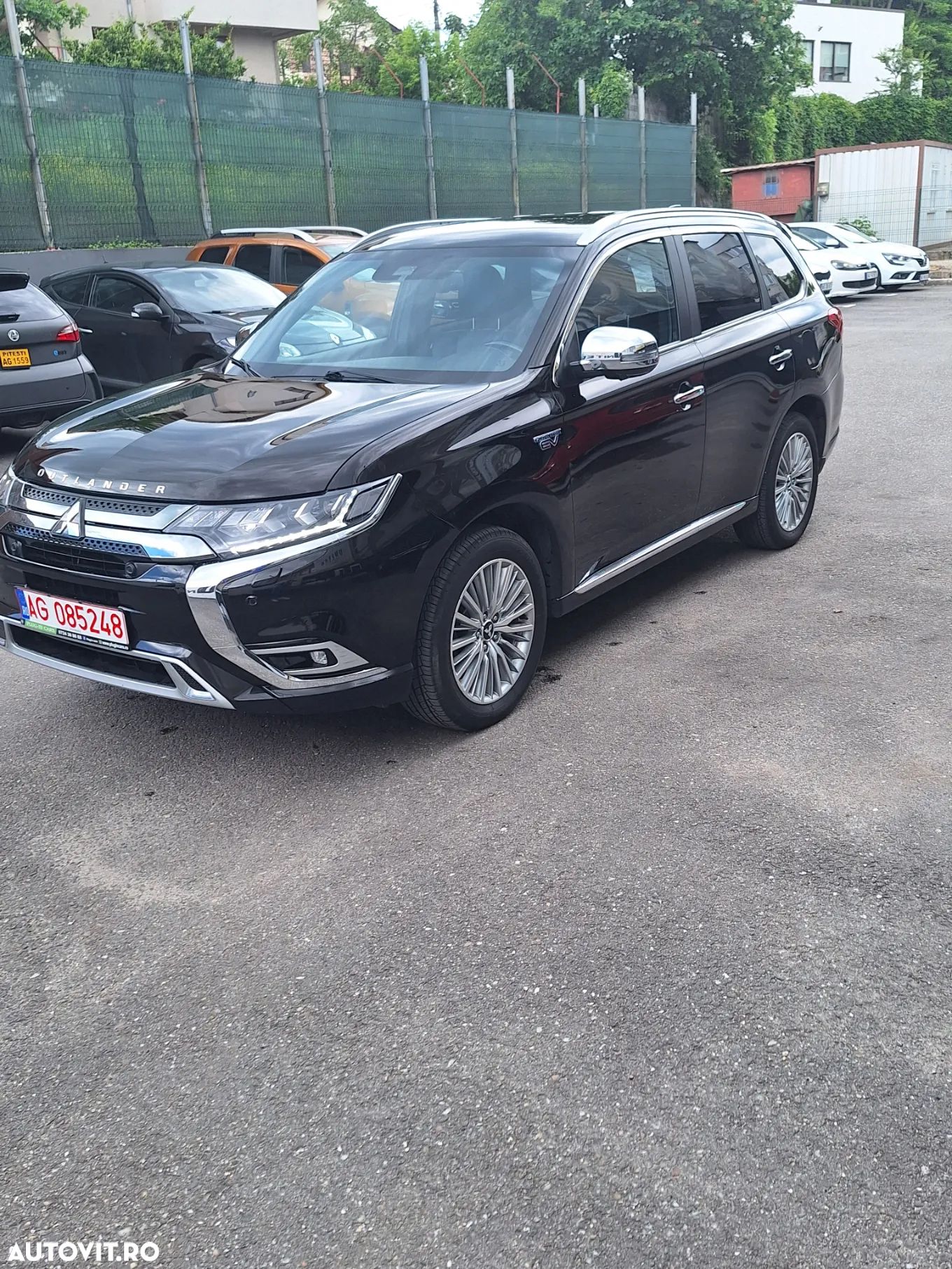 Mitsubishi Outlander 2.4 4WD Plug-In Hybrid Top - 1