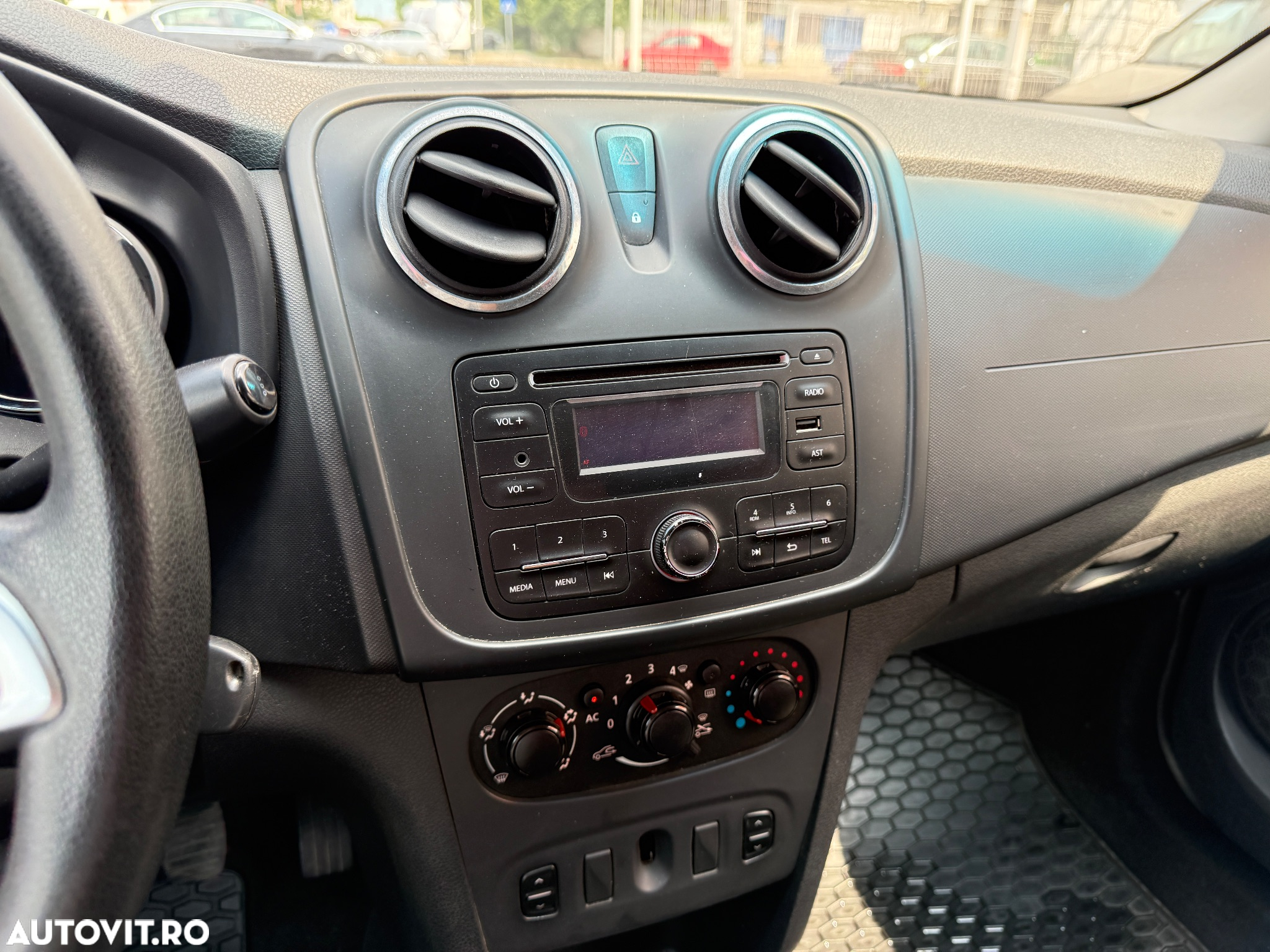 Dacia Logan 1.5 Blue dCi Laureate - 5