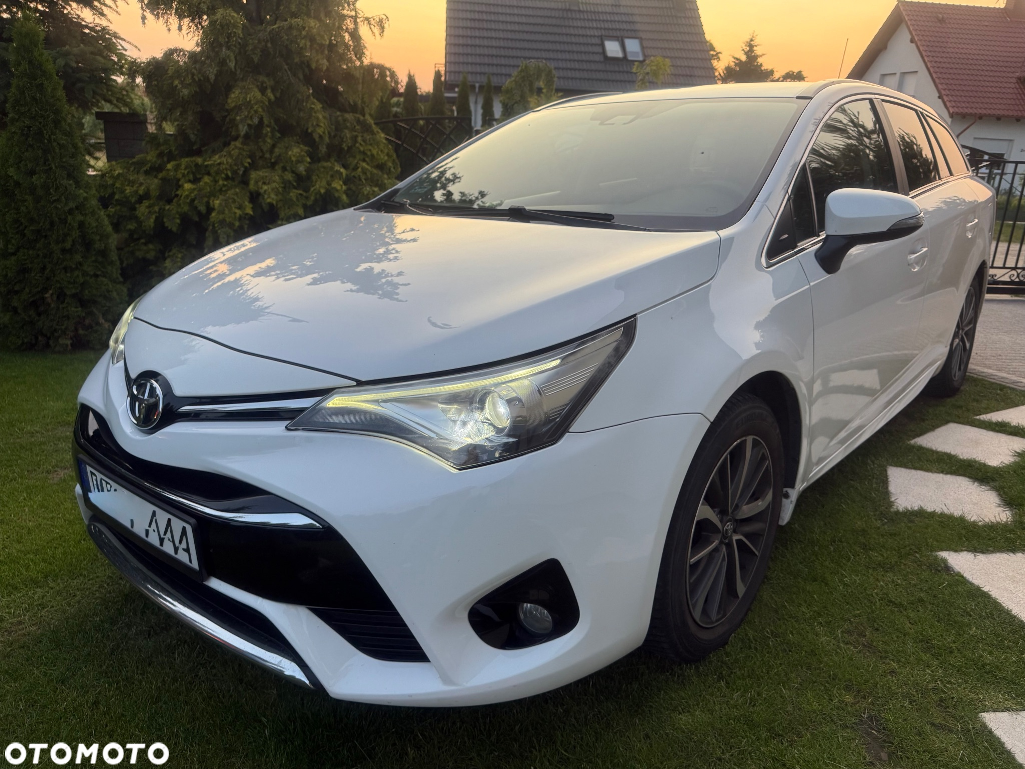 Toyota Avensis - 2