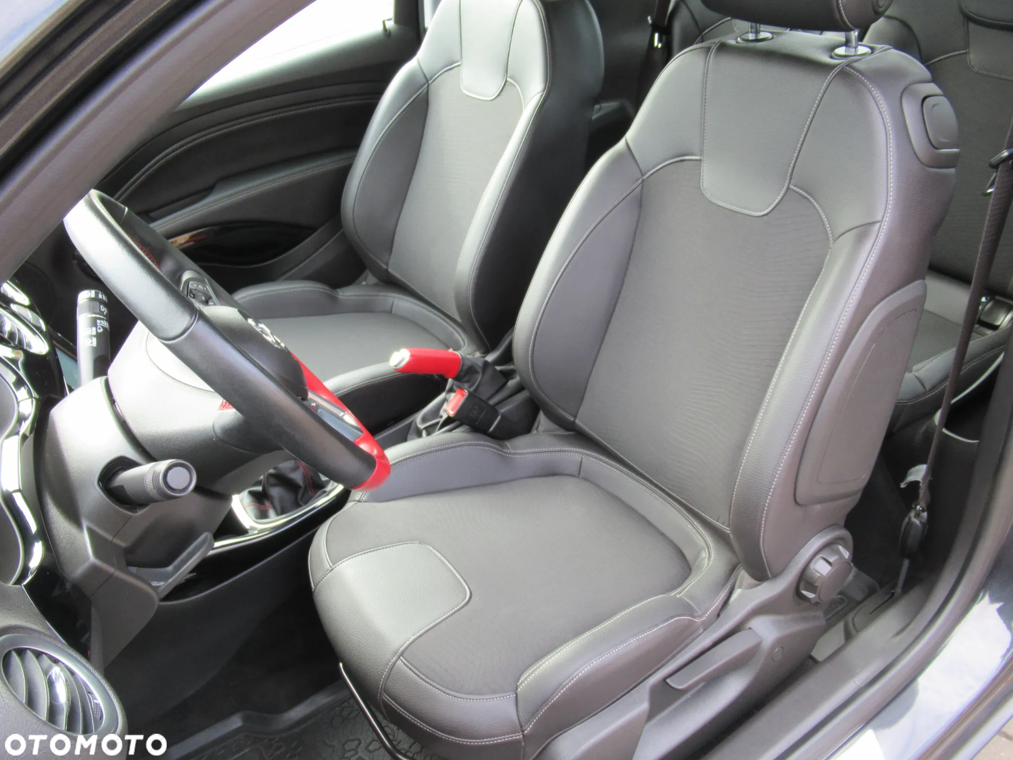 Opel Adam 1.2 Black Jack S&S - 14