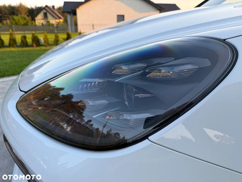 Porsche Cayenne Platinum Edition - 9