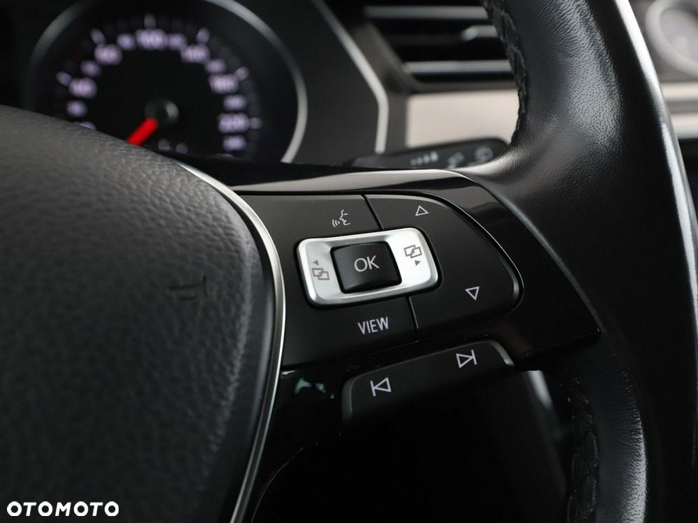 Volkswagen Passat Variant 2.0 TDI (BlueMotion Technology) Highline - 33