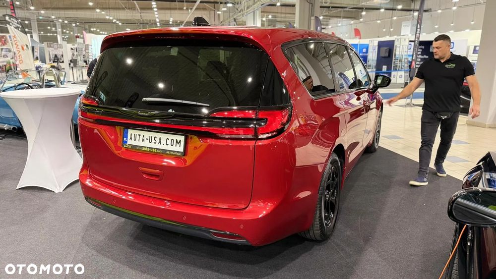 Chrysler Pacifica - 6