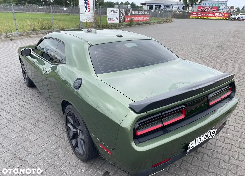 Dodge Challenger - 5