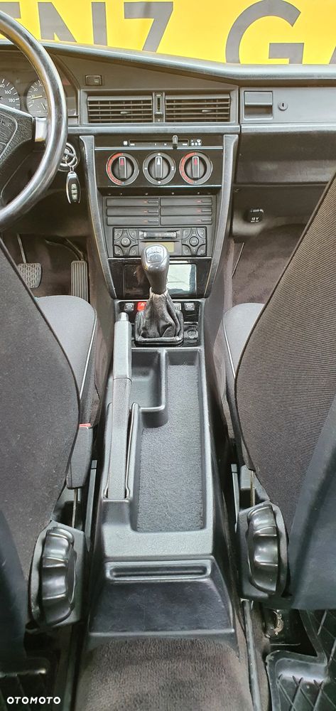 Mercedes-Benz W201 (190) - 15