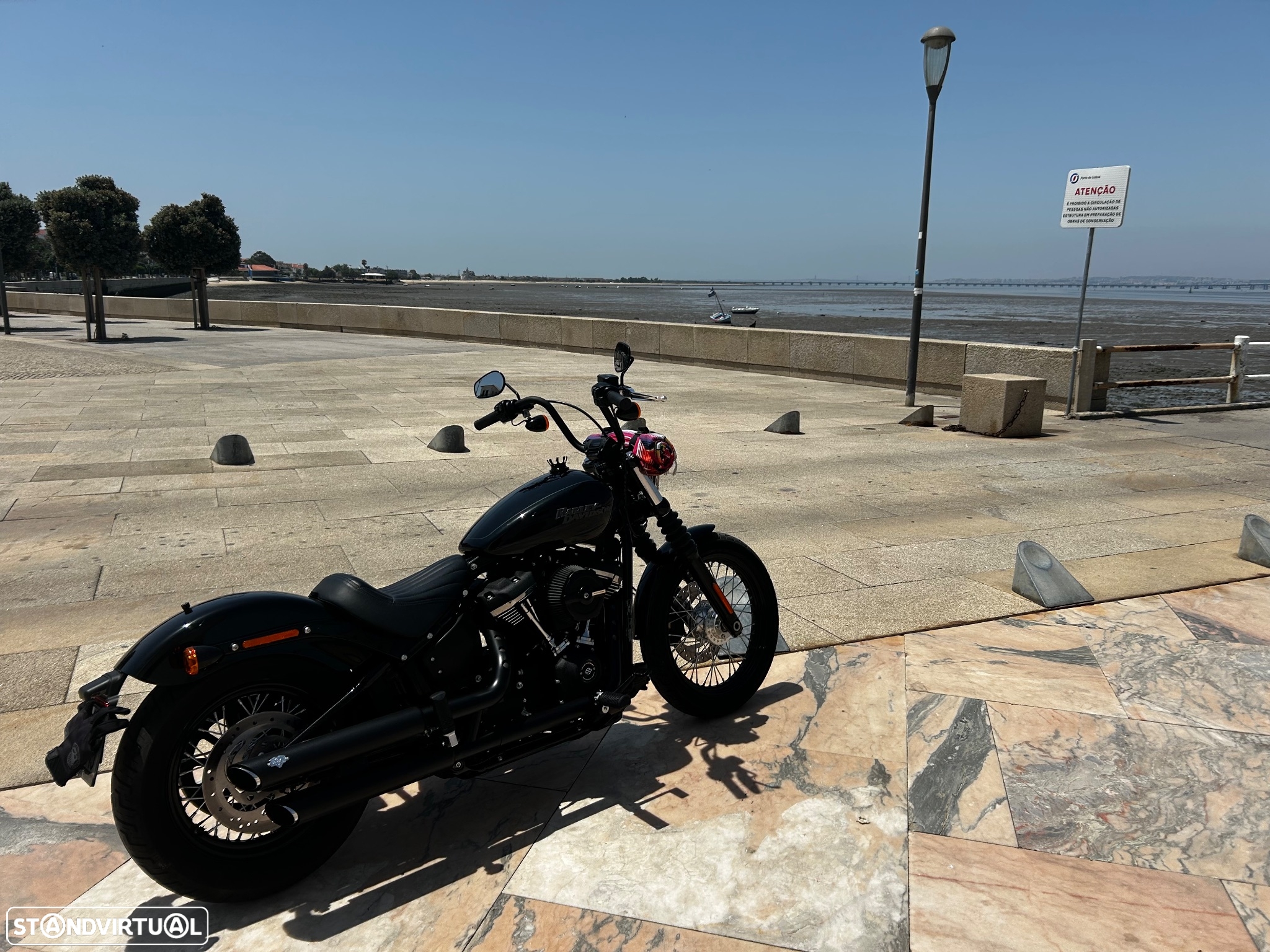 Harley-Davidson Softail Street Bob 2020 - 12