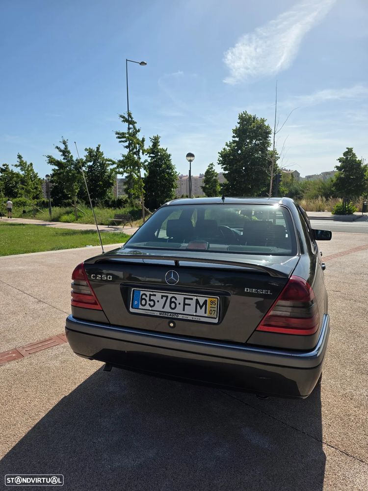 Mercedes-Benz C 250 D Elegance - 6