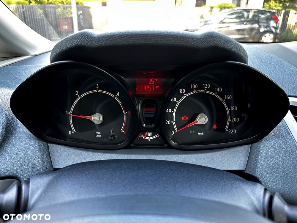 Ford Fiesta 1.6 TDCi DPF Gold X - 29