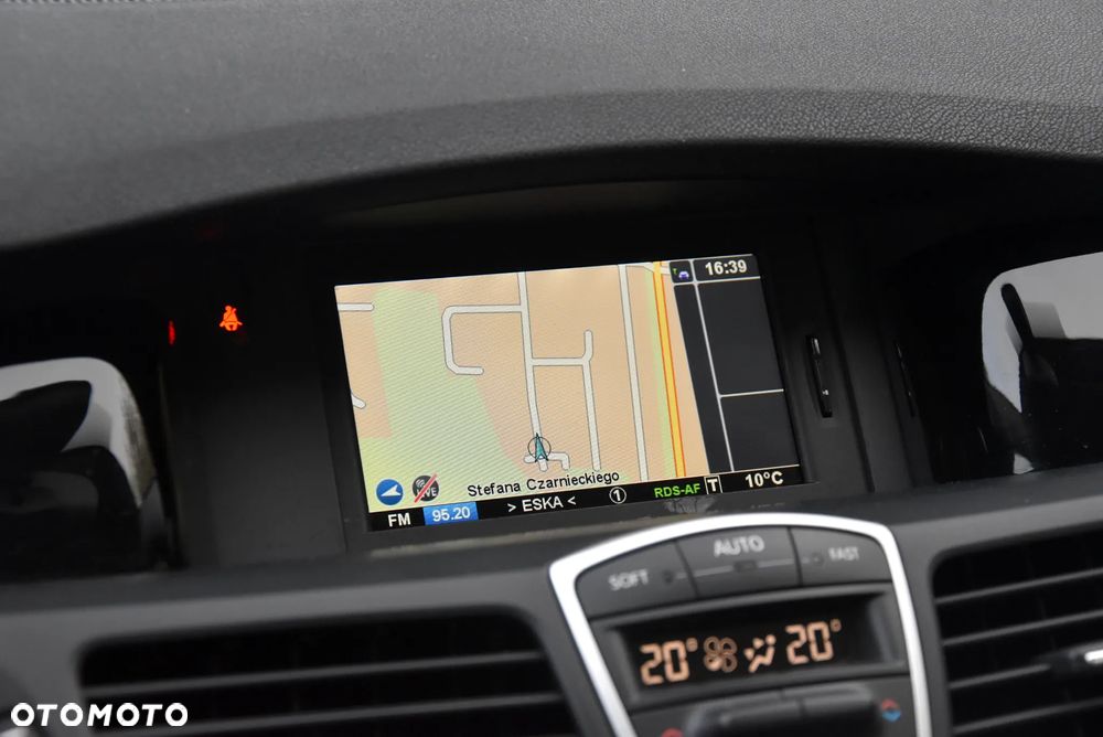 Renault Laguna dCi 110 FAP Bose Edition - 22