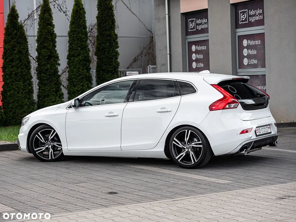 Volvo V40 T4 R-Design - 10