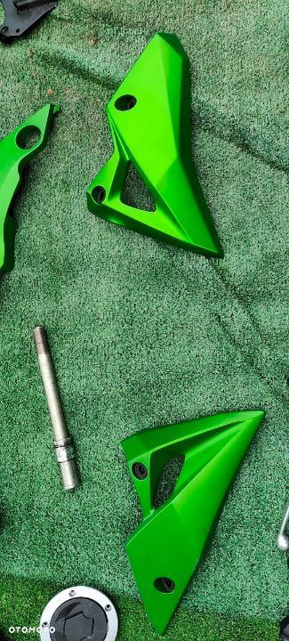 KAWASAKI Z800 Owiewka Siedzenie Koło Felga Pompka Hamulca Ośka Ogon - 10