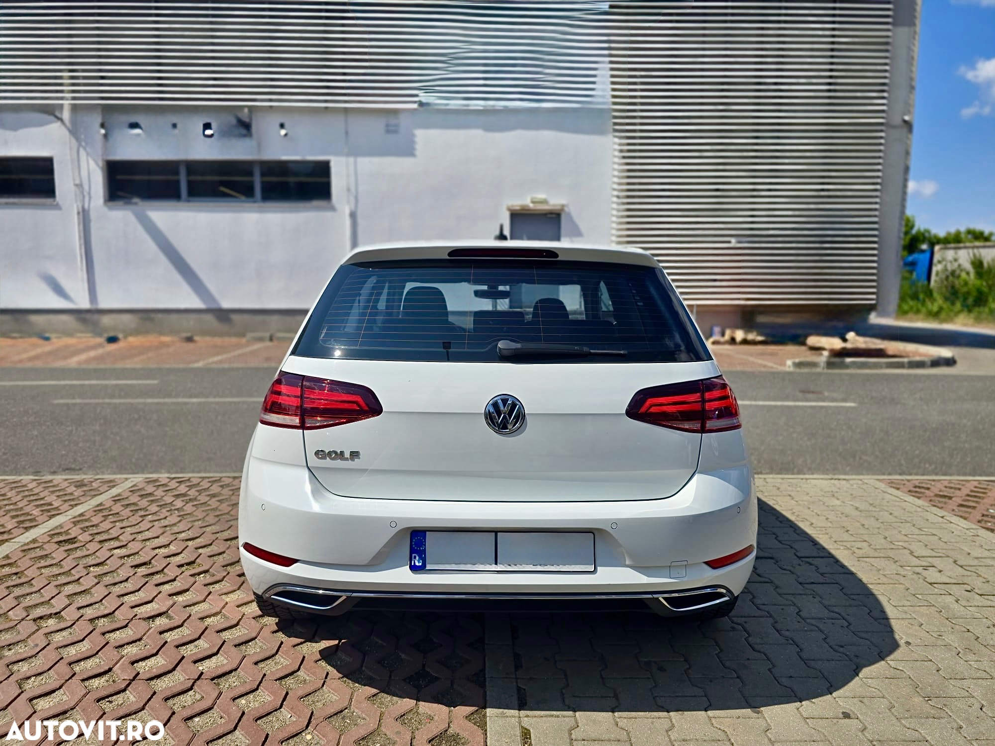 Volkswagen Golf 1.6 TDI DSG Highline - 11