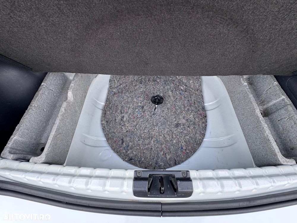 Dacia Duster 1.6 4x4 Laureate - 30