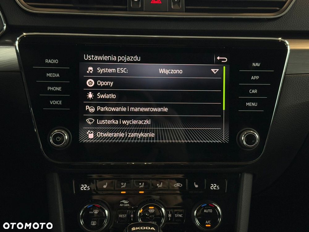 Skoda Superb 2.0 TDI SCR Style DSG - 32