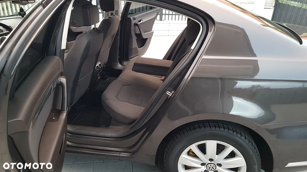 Volkswagen Passat 2.0 TDI DPF Highline - 6