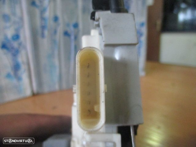 Fecho 8X1837016 AUDI A1 2013 FD 6 PINOS AUDI A1 SPORTBACK 8X FASE 1 2013 1.6TDI 105CV 5P PRETO FD - 3