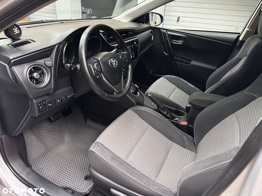 Toyota Auris - 10