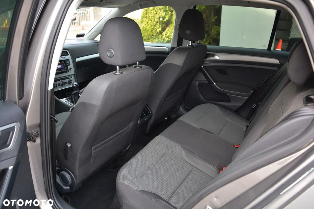 Volkswagen Golf - 17
