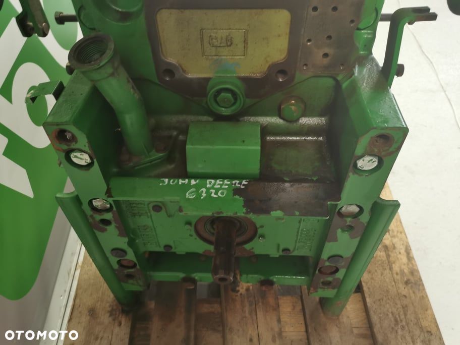 John Deere 6220 {WOM tylny z obudową L153497} - 4