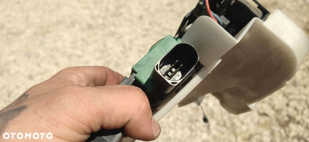 KR ZAMEK DRZWI PRAWY PRZÓD VW PASSAT B5 FL 8 PIN - 3