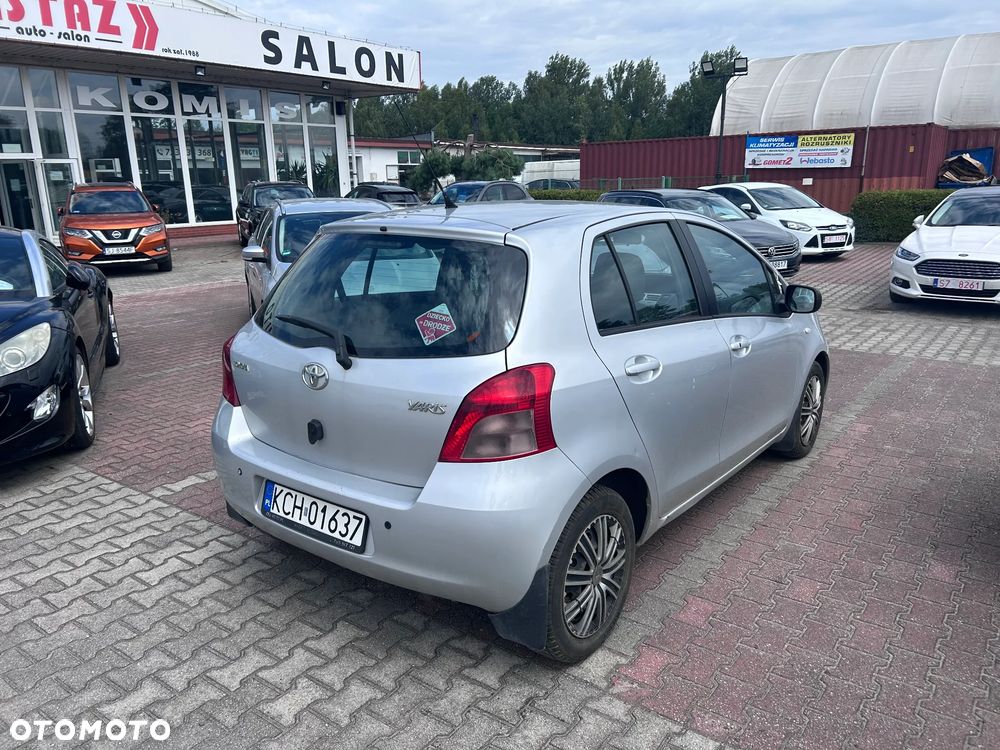 Toyota Yaris 1.3 Blue - 4