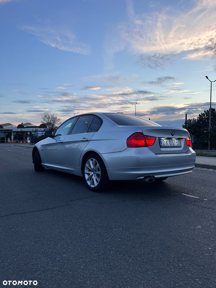 BMW Seria 3 320d DPF - 32