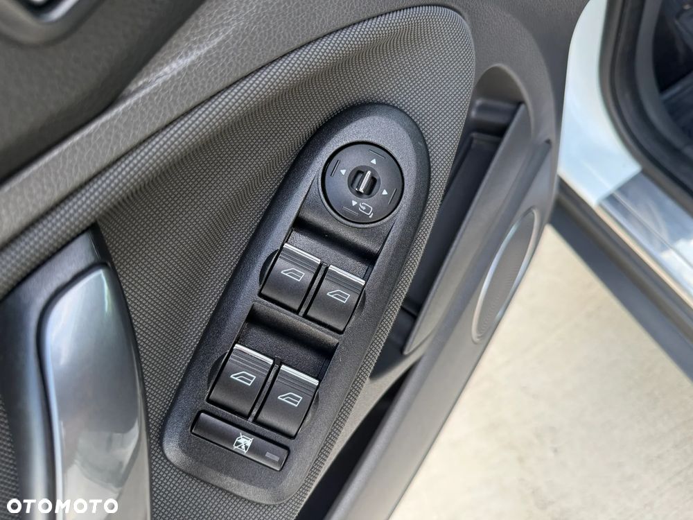 Ford Kuga - 35