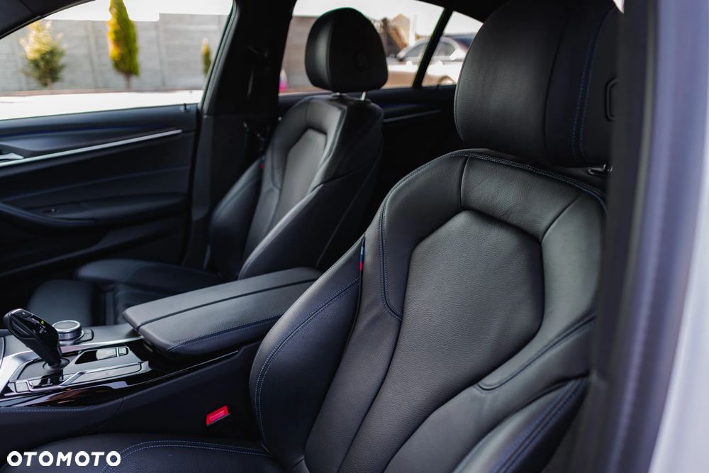 BMW Seria 5 530d xDrive mHEV sport - 8