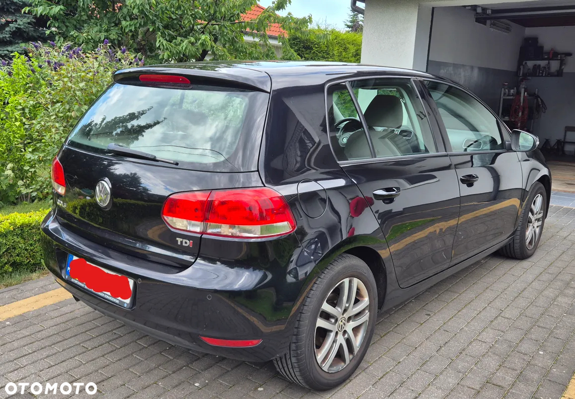 Volkswagen Golf - 2