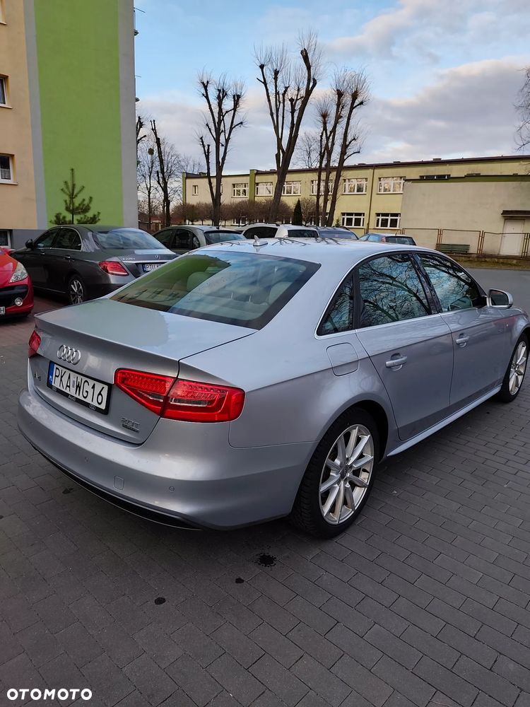 Audi A4 Limousine - 4