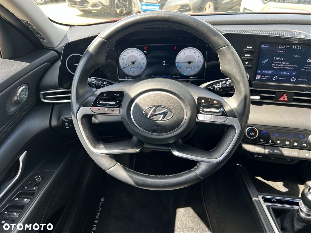 Hyundai Elantra 1.6 Smart - 16