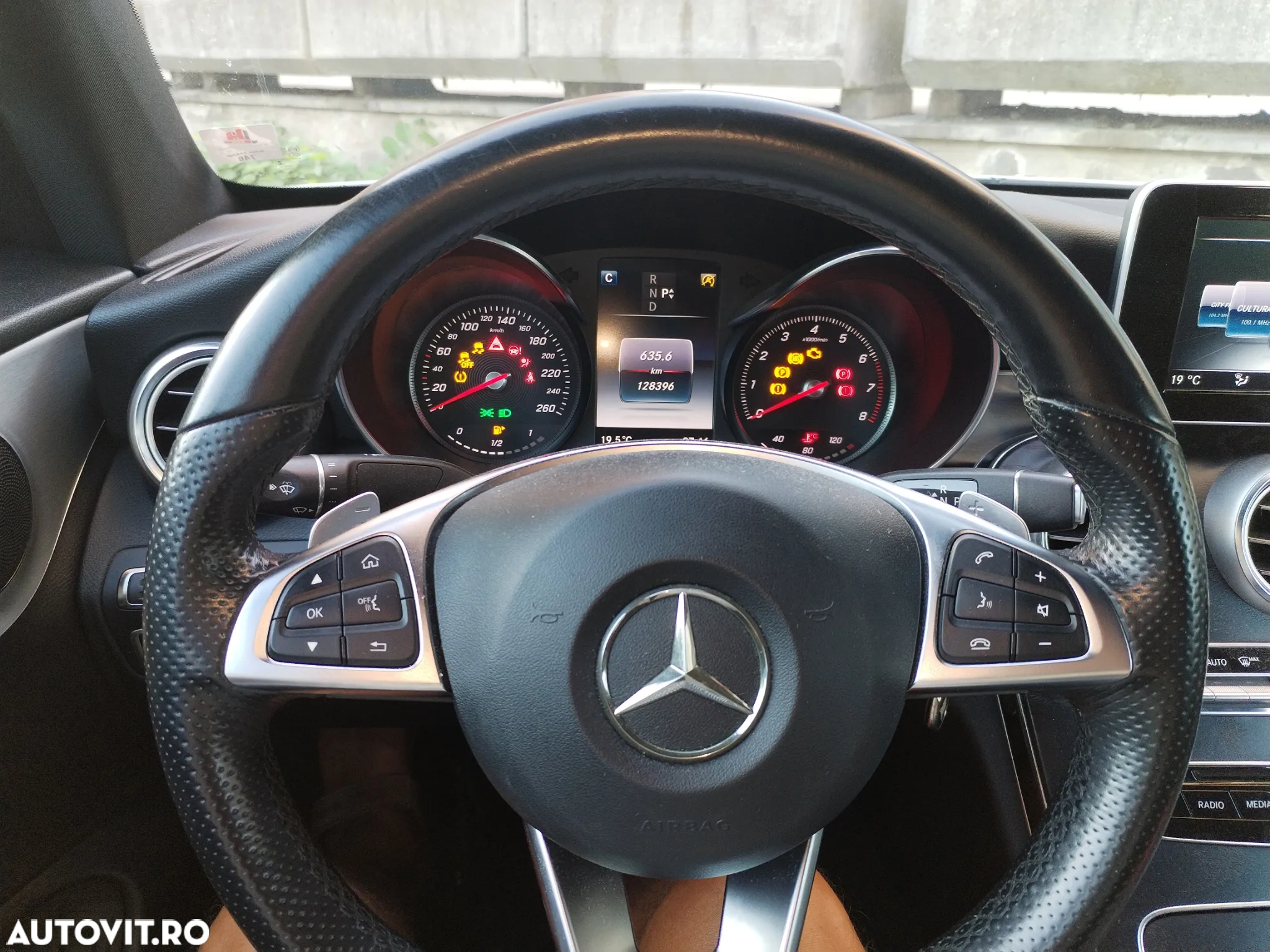 Mercedes-Benz C 180 Coupe 7G-TRONIC AMG Line - 33