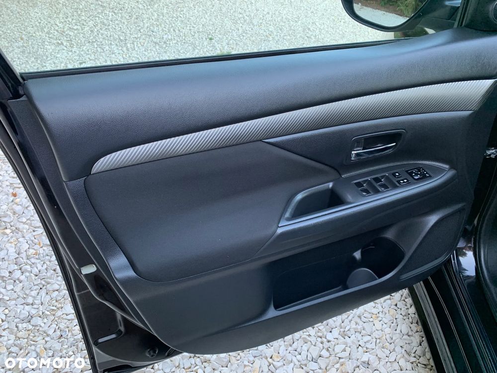 Mitsubishi Outlander - 21