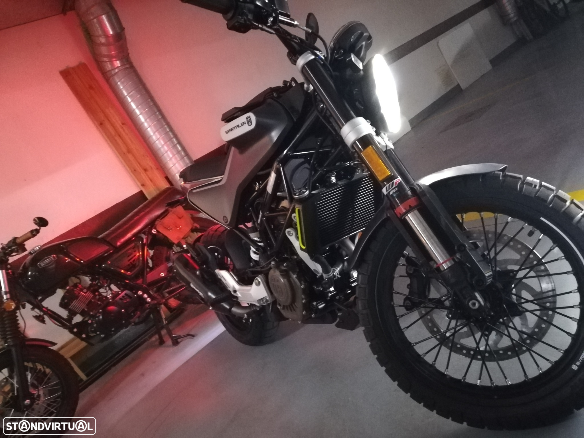 Husqvarna Svartpilen 125 - 6