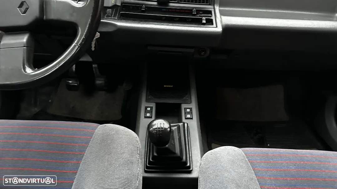 Renault 21 2.2 Ti - 24