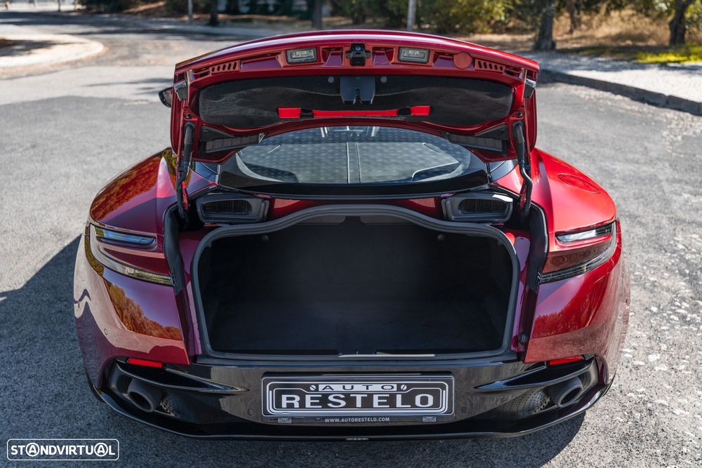 Aston Martin DB11 Coupé V12 AMR - 25