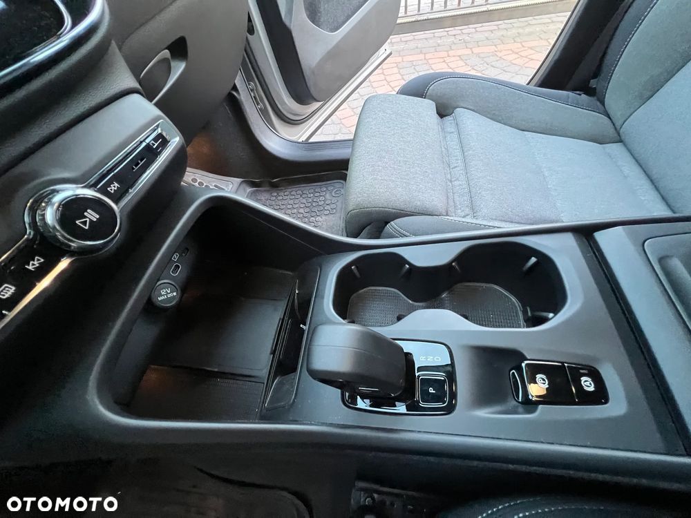 Volvo XC 40 B3 Core - 17