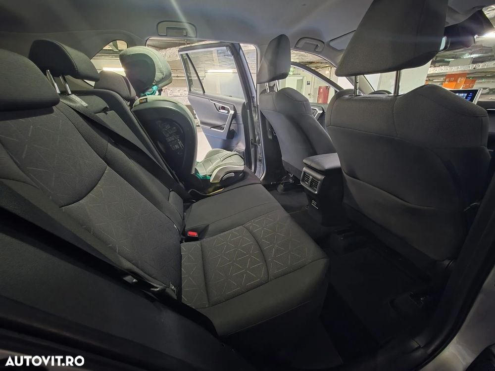 Toyota RAV4 - 11