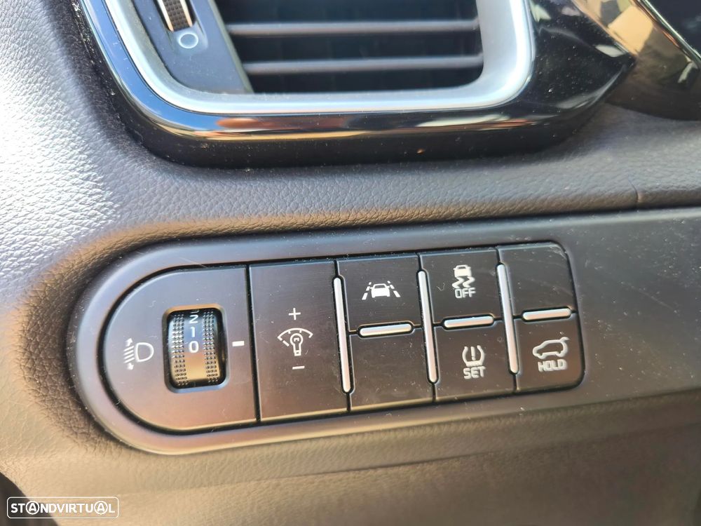 Kia XCeed 1.0 T-GDI Tech+SRF - 17