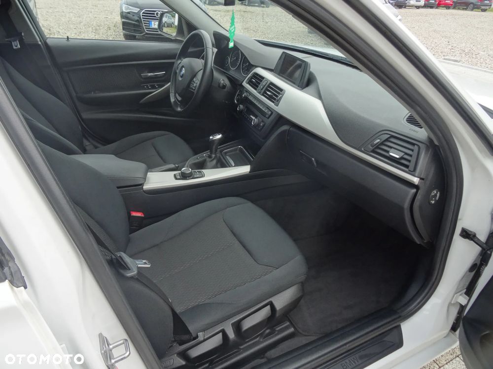 BMW Seria 3 318d - 17
